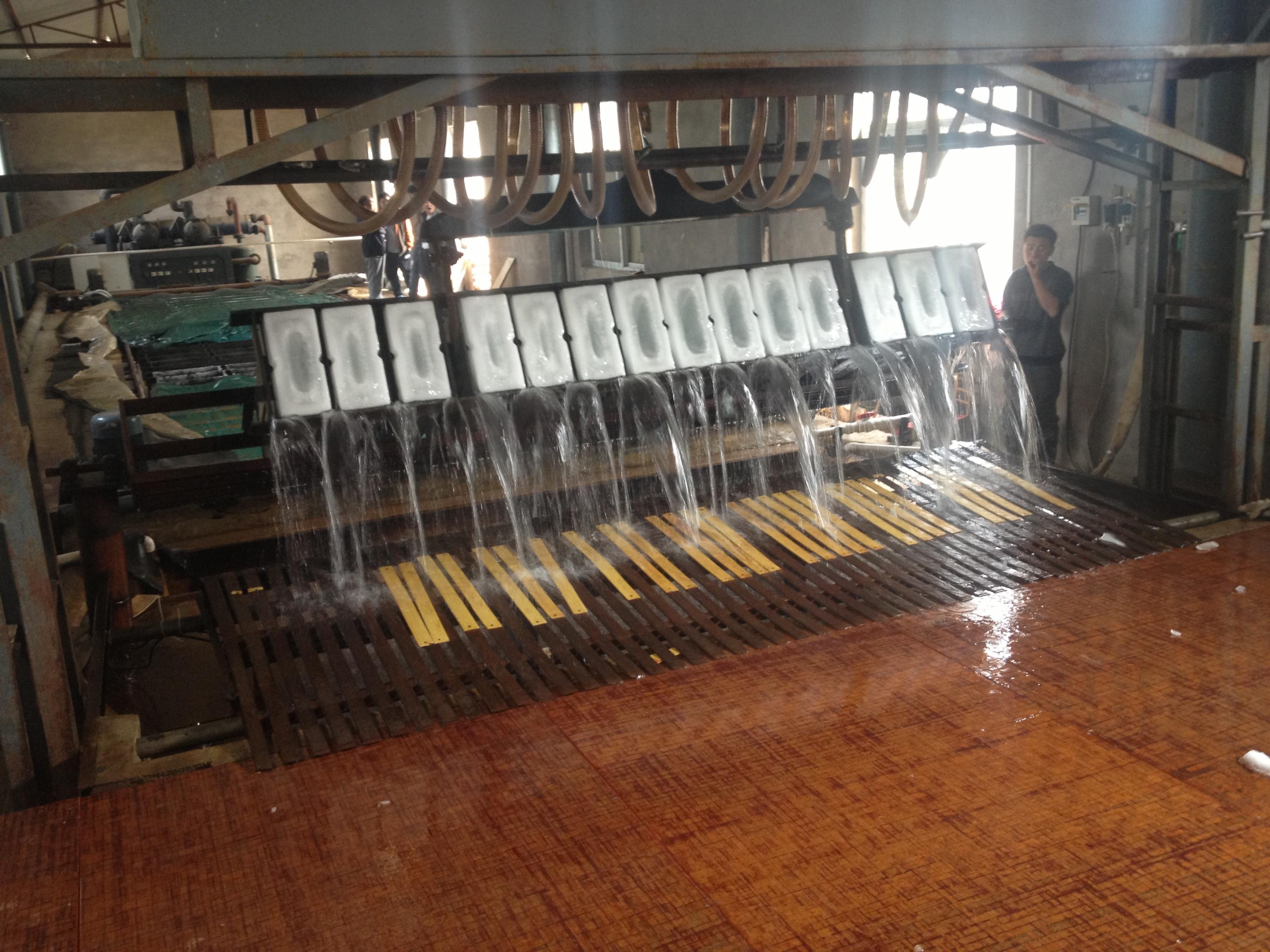 盐水式冰砖机与直冷式冰砖机有哪些不同之处